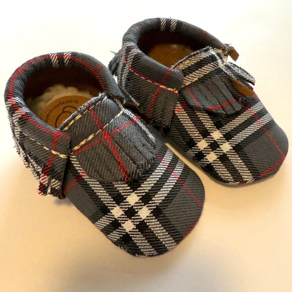 First Steps Baby Fringe Moccasin Shoe Set In Plaid Brown Size 6-12 Months - Picture 2 of 12